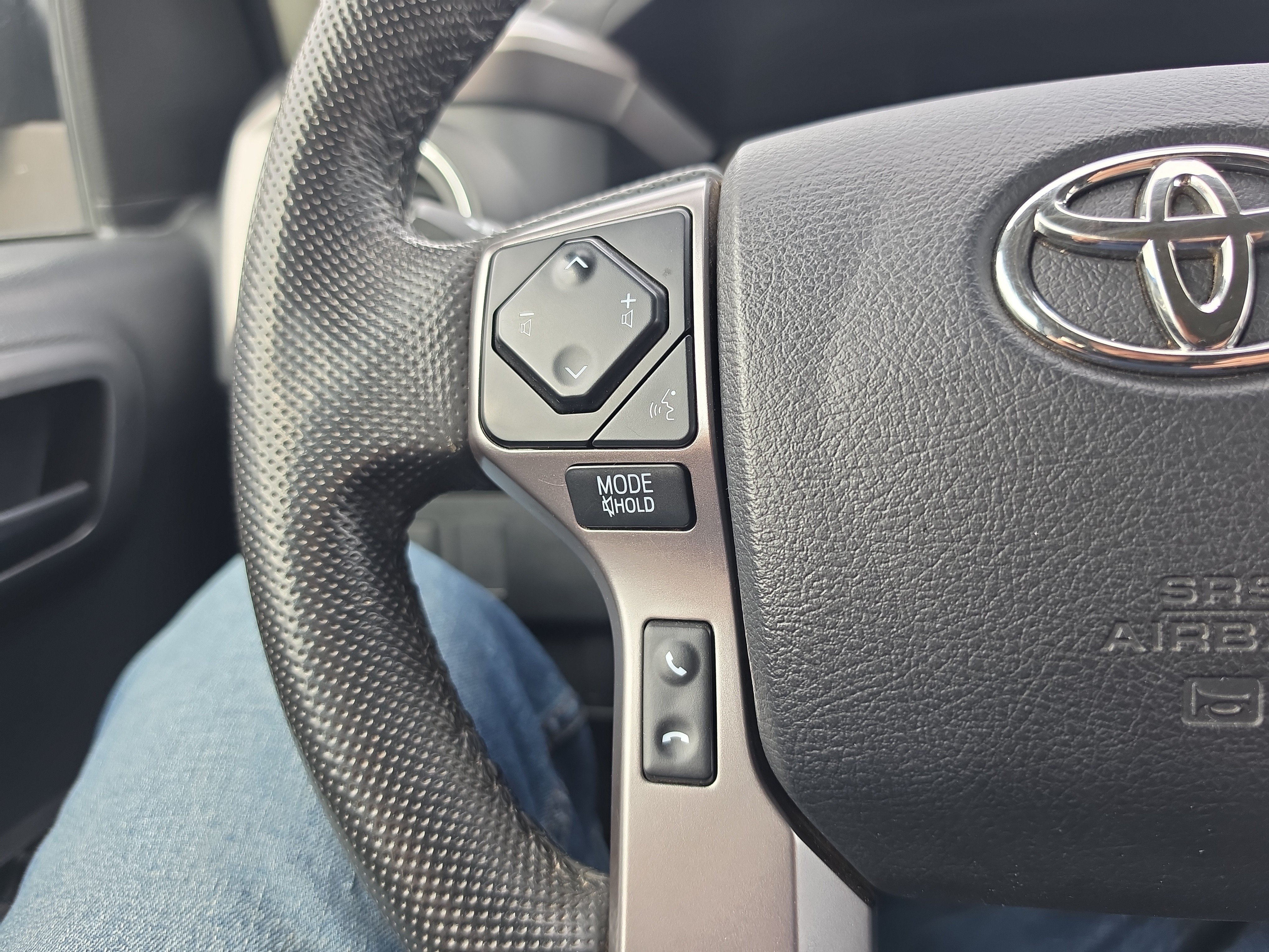 Used 2022 Toyota Tacoma SR5 w/ Technology Package AWD/4WD image 19