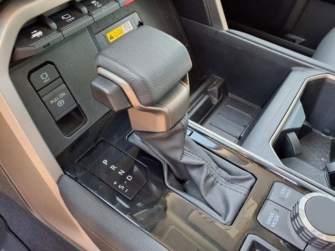 Used 2023 Toyota Tundra Limited image 17