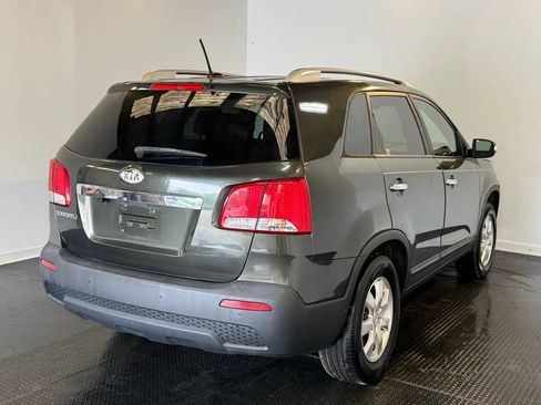 Used 2011 Kia Sorento 2WD w/ Convenience Pkg image 4