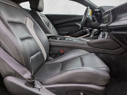 Used 2016 Chevrolet Camaro LT RWD image 25