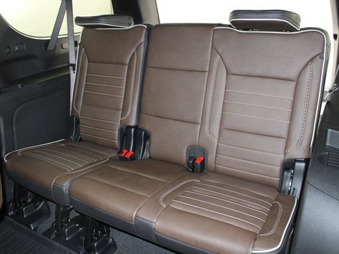 New 2026 GMC Yukon XL Denali Ultimate w/ LPO, Floor Liner Package AWD/4WD image 25