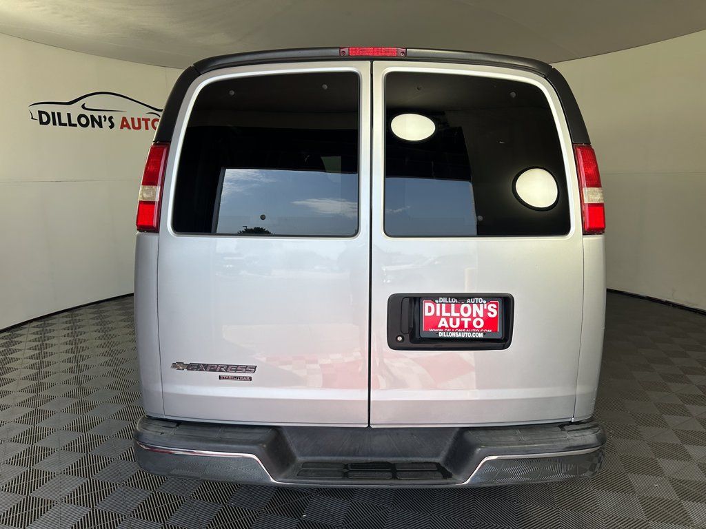 Used 2016 Chevrolet Express 3500 LT w/ LT Preferred Equipment Group RWD image 5