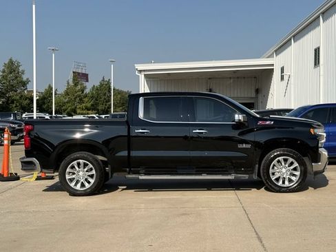 Used 2021 Chevrolet Silverado 1500 LTZ AWD/4WD image 3