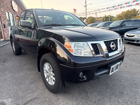 Used 2016 Nissan Frontier SV w/ SV Value Truck Package AWD/4WD image 3