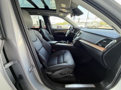 Used 2024 Volvo XC90 B6 Plus image 32