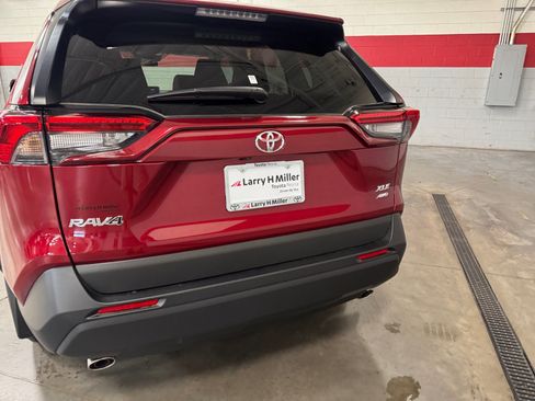 Certified 2025 Toyota RAV4 XLE w/ Convenience Package AWD/4WD image 25