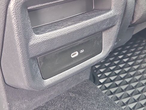 Certified 2024 Volkswagen Taos SEL AWD/4WD image 15