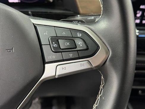 Used 2024 Volkswagen Atlas SE image 32