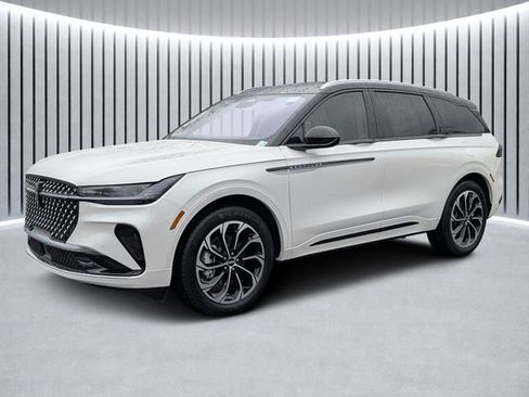 New 2026 Lincoln Nautilus Reserve image 6