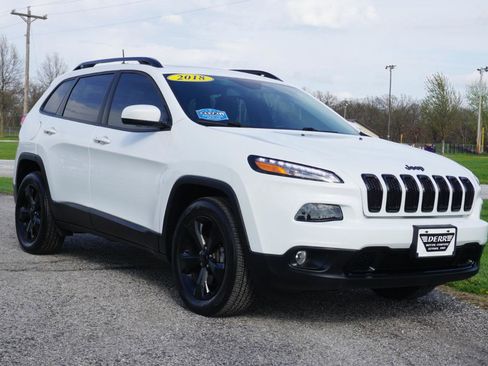 Used 2018 Jeep Cherokee Limited w/ High Altitude Package AWD/4WD image 4