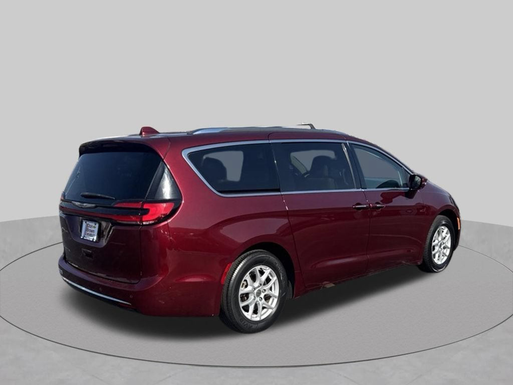Used 2021 Chrysler Pacifica Touring-L FWD image 6