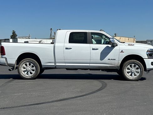 New 2026 RAM 3500 Laramie w/ Towing Technology Group image 2