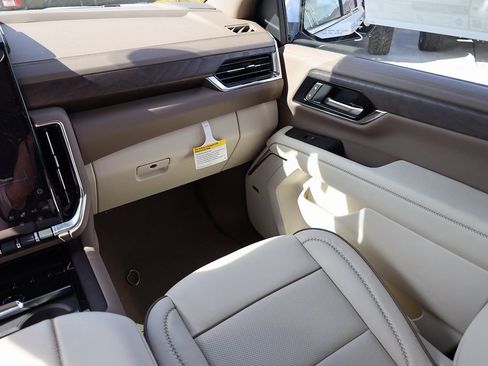 New 2026 GMC Yukon XL Denali w/ Advanced Technology Package image 22