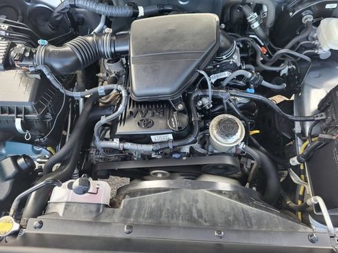 Used 2014 Toyota Tacoma 2WD Regular Cab image 10