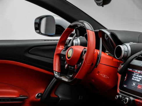 Used 2018 Ferrari GTC4Lusso AWD/4WD image 63