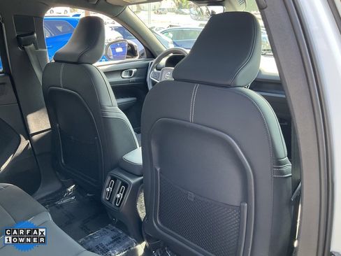 Used 2023 Volvo XC40 Recharge Plus image 56
