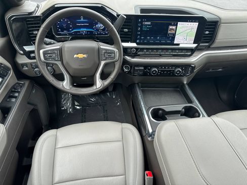 Used 2025 Chevrolet Silverado 2500 LTZ w/ LTZ Premium Package AWD/4WD image 22