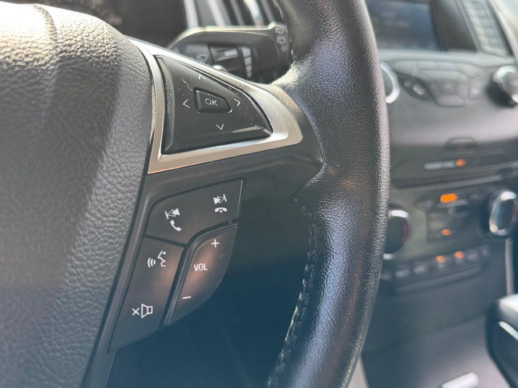 Used 2018 Ford Edge SEL FWD image 16