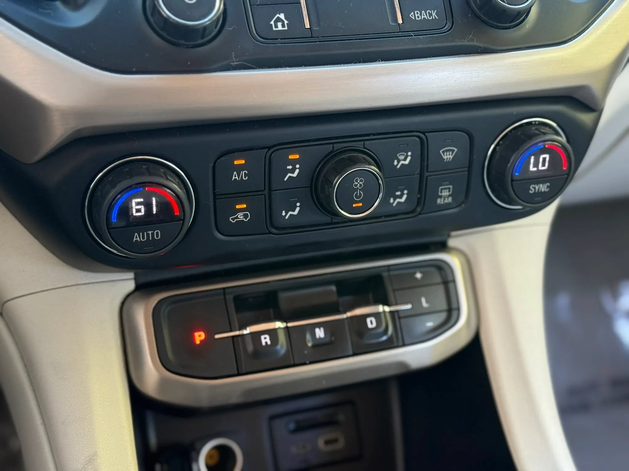 Used 2020 GMC Acadia Denali FWD image 23