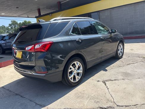Used 2018 Chevrolet Equinox Premier FWD image 3