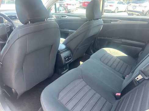 Used 2020 Ford Fusion SE FWD image 14
