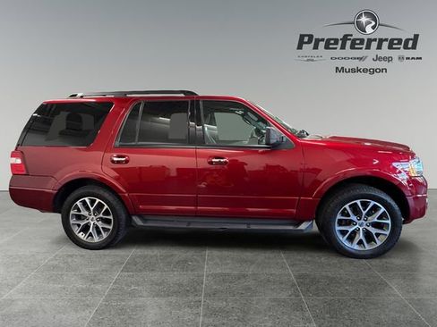 Used 2016 Ford Expedition XLT w/ Equipment Group 202A AWD/4WD image 8