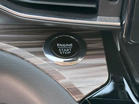 Used 2023 Ford Explorer Limited w/ Equipment Group 301A image 18