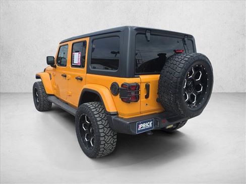 Used 2018 Jeep Wrangler Unlimited Sahara AWD/4WD image 3