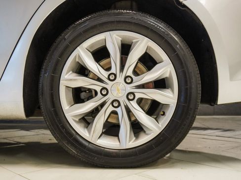 Used 2020 Chevrolet Malibu LT image 36