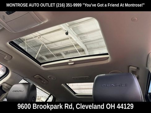 Used 2023 GMC Acadia Denali w/ Black Diamond Edition AWD/4WD image 32