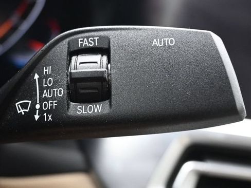 Used 2021 BMW 330i xDrive Sedan AWD/4WD image 24