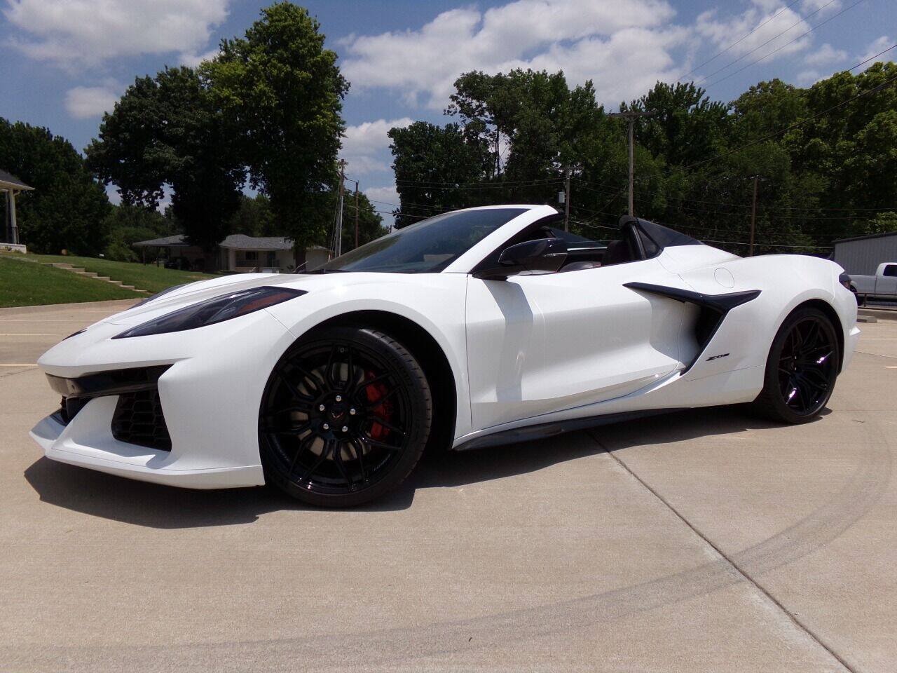 Used 2023 Chevrolet Corvette Z06 w/ Stealth Interior Trim Package RWD image 13