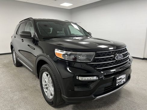 Used 2024 Ford Explorer XLT w/ Equipment Group 202A image 2