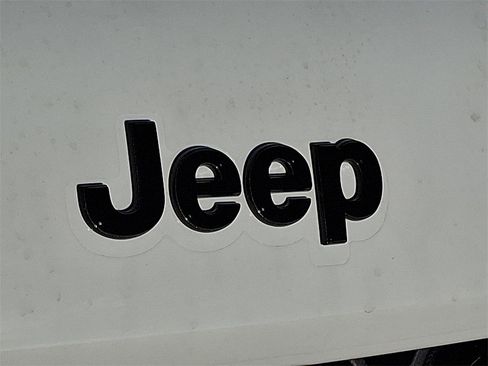 New 2026 Jeep Grand Cherokee Altitude image 22