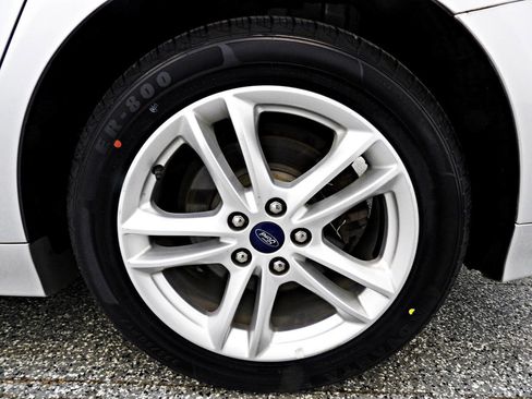 Used 2018 Ford Fusion SE image 19