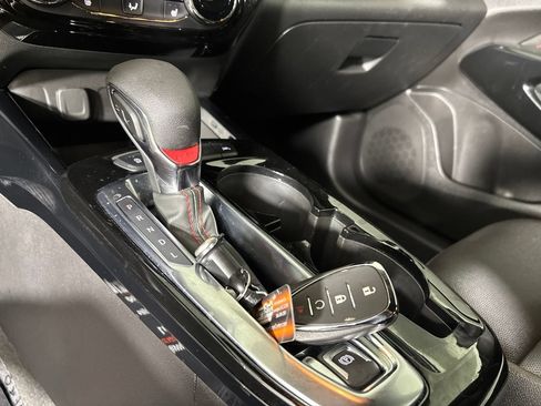 Used 2024 Chevrolet Trax RS FWD image 19