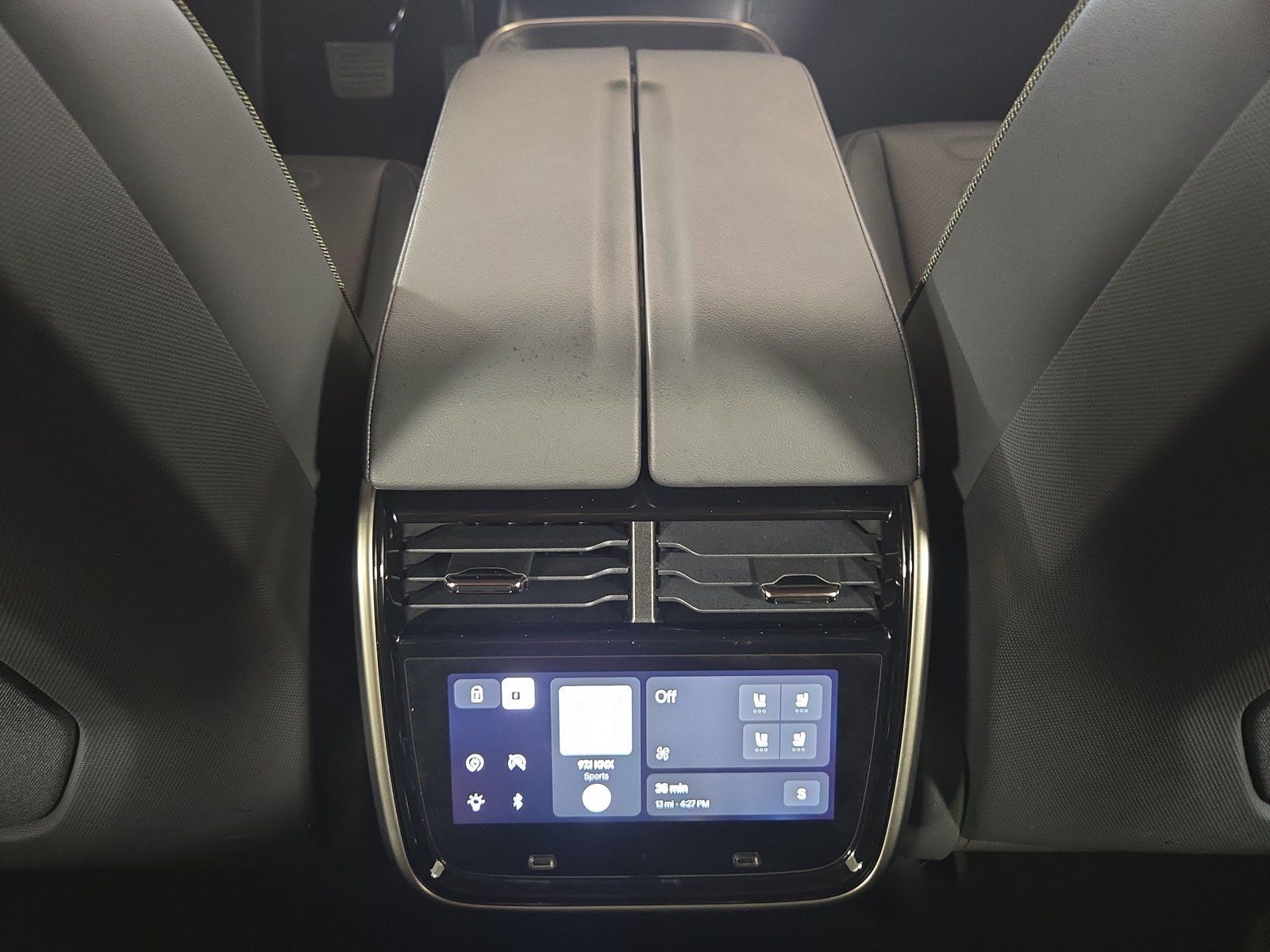 Used 2025 Rivian R1S Adventure Dual AWD/4WD image 30