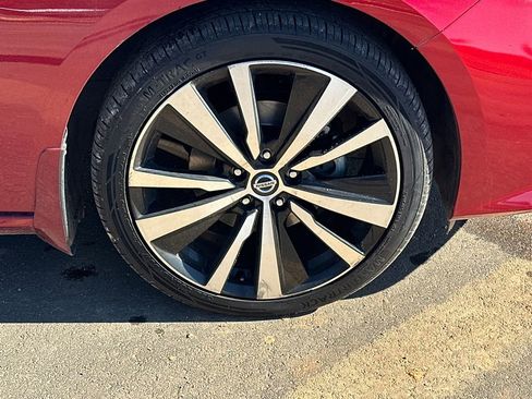 Used 2019 Nissan Altima 2.5 SR w/ SR Premium Package image 12