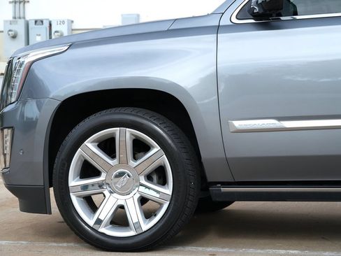 Used 2019 Cadillac Escalade Premium Luxury AWD/4WD image 24
