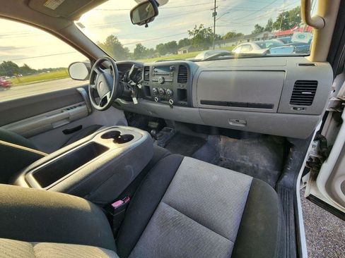 Used 2009 GMC Sierra 2500 W/T w/ Snow Plow Prep Package AWD/4WD image 15