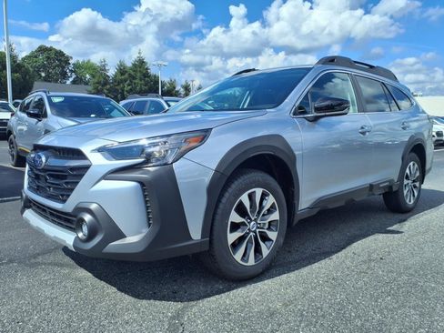 New 2025 Subaru Outback Limited image 2