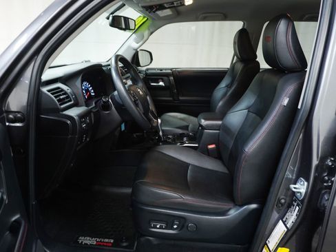 Used 2019 Toyota 4Runner TRD Off-Road Premium image 10