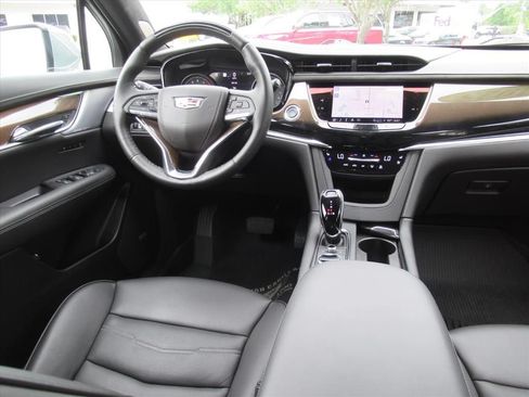 Certified 2025 Cadillac XT6 Premium Luxury w/ Platinum Package AWD/4WD image 14