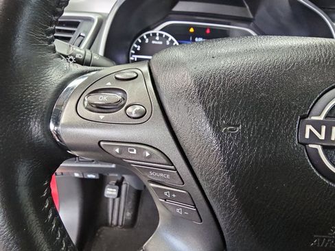 Used 2023 Nissan Murano SV image 17