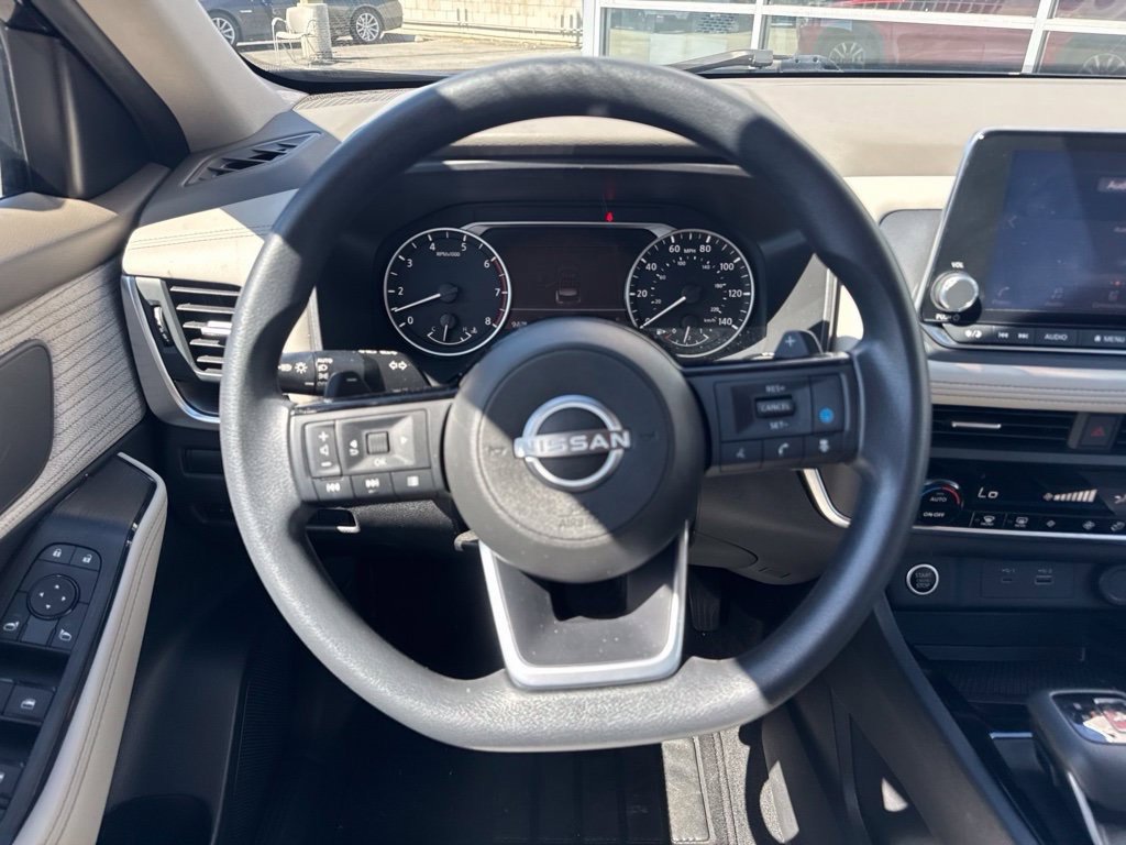 Used 2023 Nissan Rogue SV FWD image 21