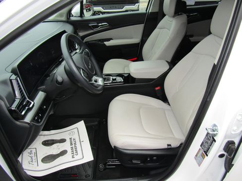 Used 2024 Kia Sportage SX image 14