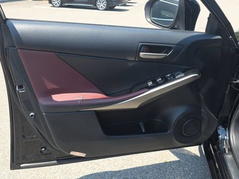 Used 2018 Lexus IS 300 w/ Accessory Package 2 RWD image 10