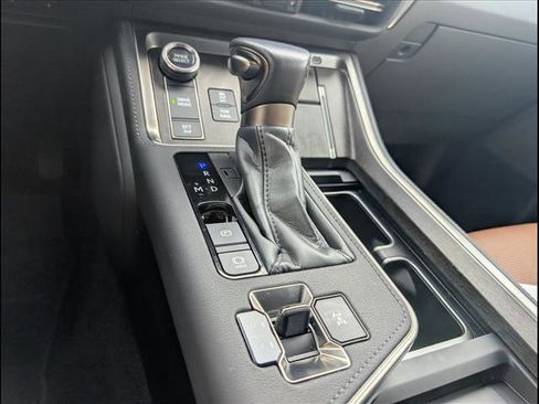 Used 2024 Lexus GX 550 w/ Accessory Package (2T) AWD/4WD image 15