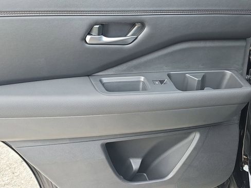 New 2026 Nissan Pathfinder Platinum AWD/4WD image 13