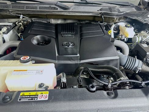 Used 2023 Toyota Tundra SR5 AWD/4WD image 30